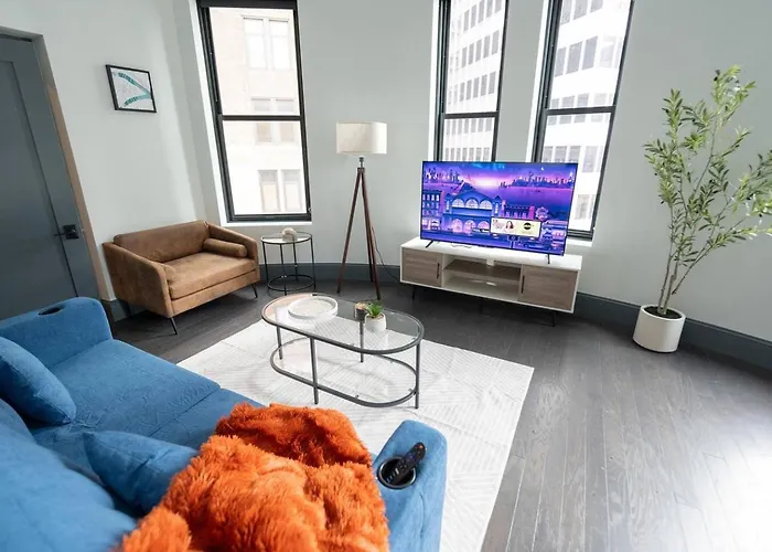 Urban 1br Downtown-close Apartment *