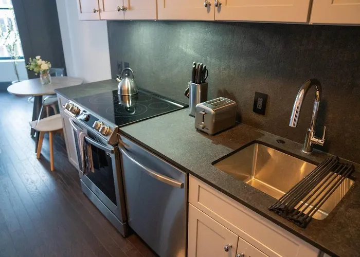 Urban 1br Downtown-close Apartment