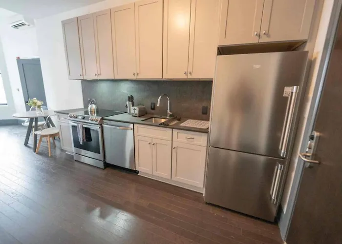 Urban 1br Downtown-close Apartment *